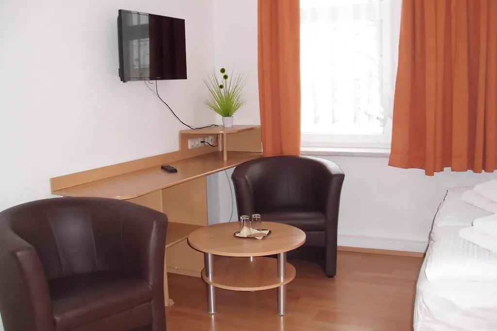 Pension Am Renner دريسدن بيت ضيافة