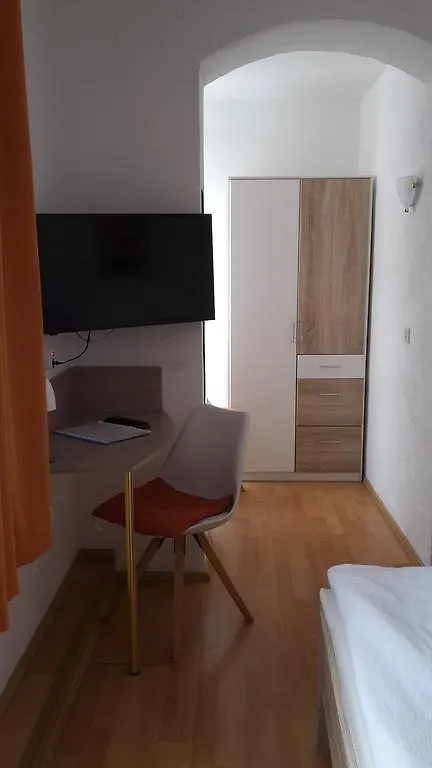 بيت ضيافة Pension Am Renner دريسدن